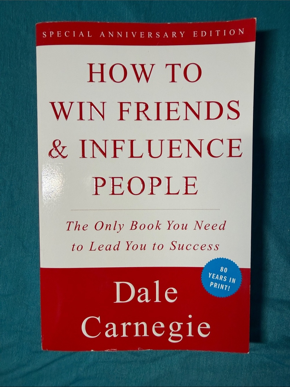 📚 How to Win Friends & Influence People - Dale Carnegie Paperback Novel